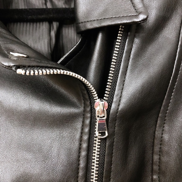 🌟 Zara Trafaluc Women's Moto Leather Jacket! - Picture 6 of 7